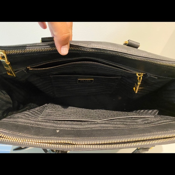 Prada Saffiano Leather Galleria Bag Medium - Picture 4 of 6